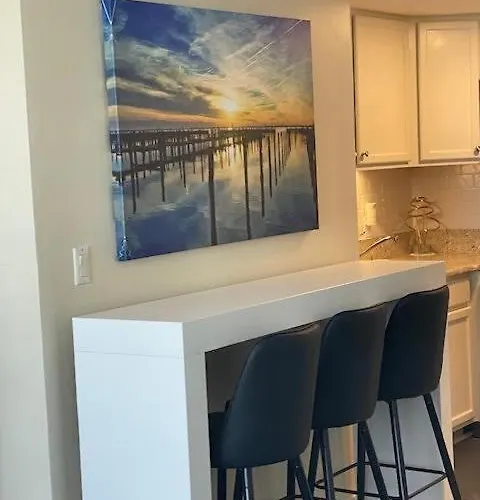Beachfront With Balcony Washer & Dryer Pools & Gym
