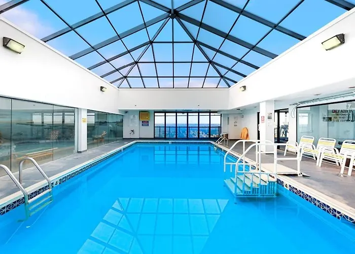 Beachfront With Balcony Washer & Dryer Pools & Gym Appartement