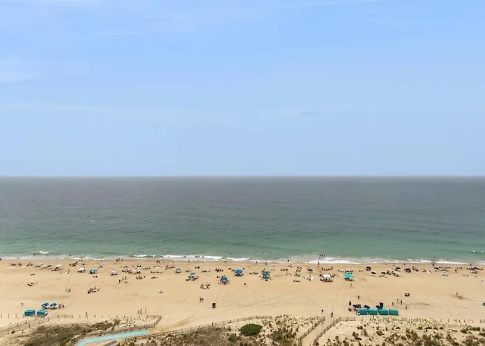 Apartment Beachfront With Balcony Washer & Dryer Pools & Gym *