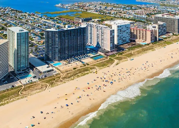 Apartment Beachfront With Balcony Washer & Dryer Pools & Gym *