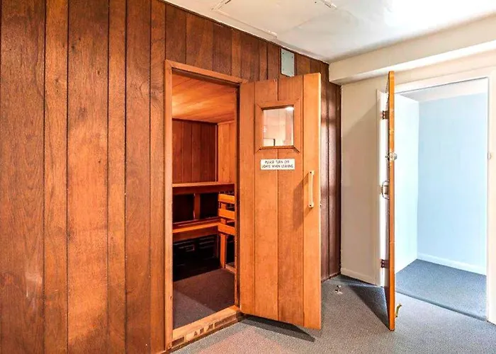 Beachfront With Balcony Washer & Dryer Pools & Gym Ocean City