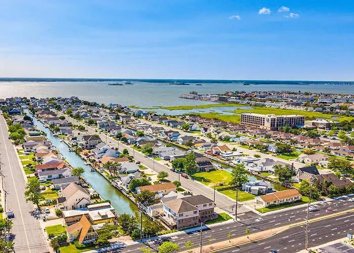 Apartment Beachfront With Balcony Washer & Dryer Pools & Gym